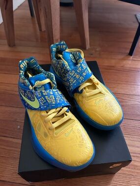 Nike Zoom KD IV, men’s size 8. Worn one time indoors. Like brand new condition.